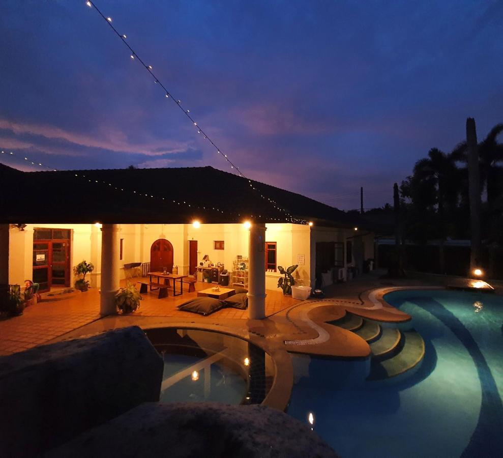 Hotel Coconut Wells Phuket Chalong Exterior foto